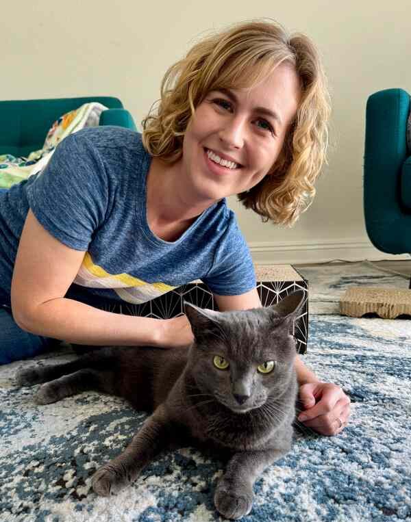 Erin B sherman oaks CA cat sitter