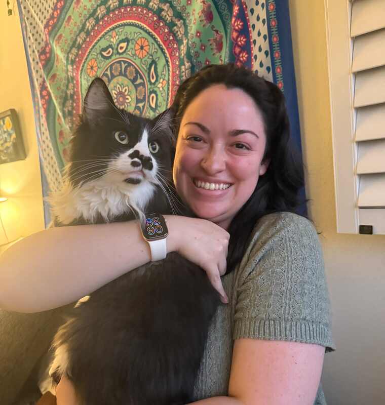 Melanie V N Hollywood CA cat dog sitter